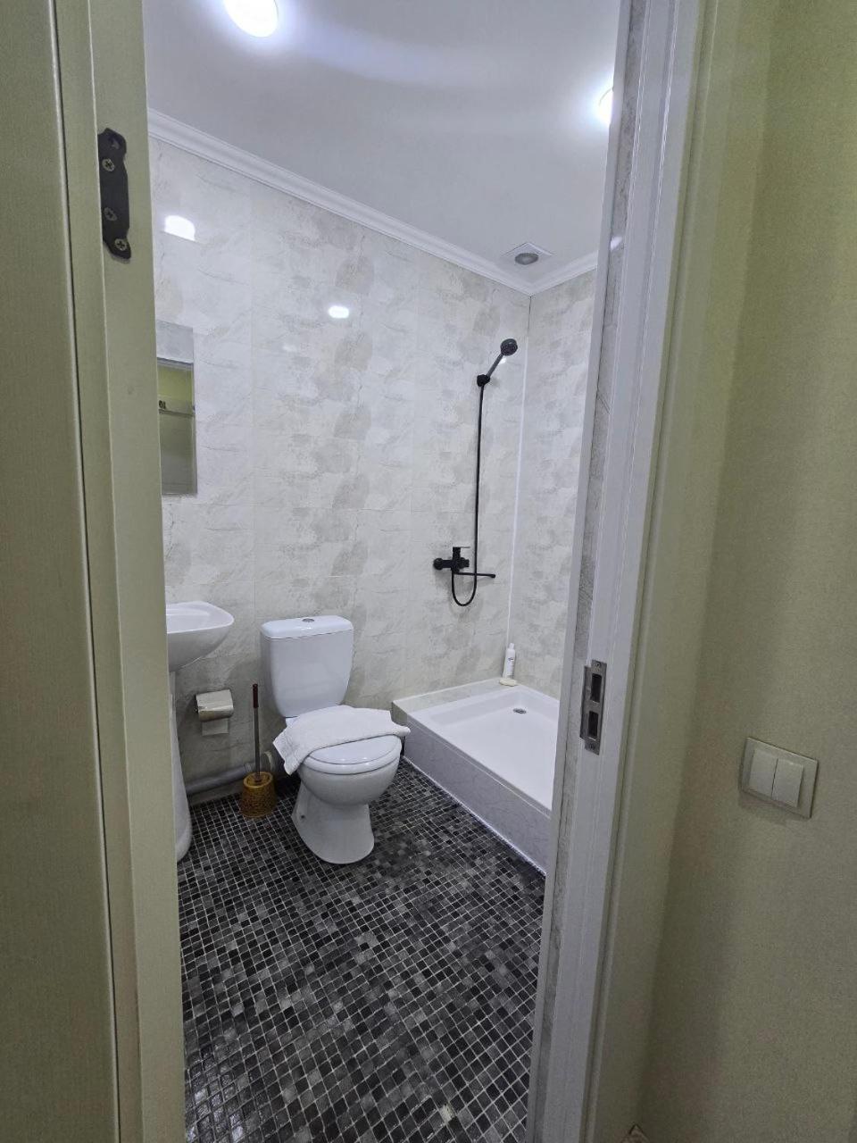 Guesto Hostel Tachkent Extérieur photo
