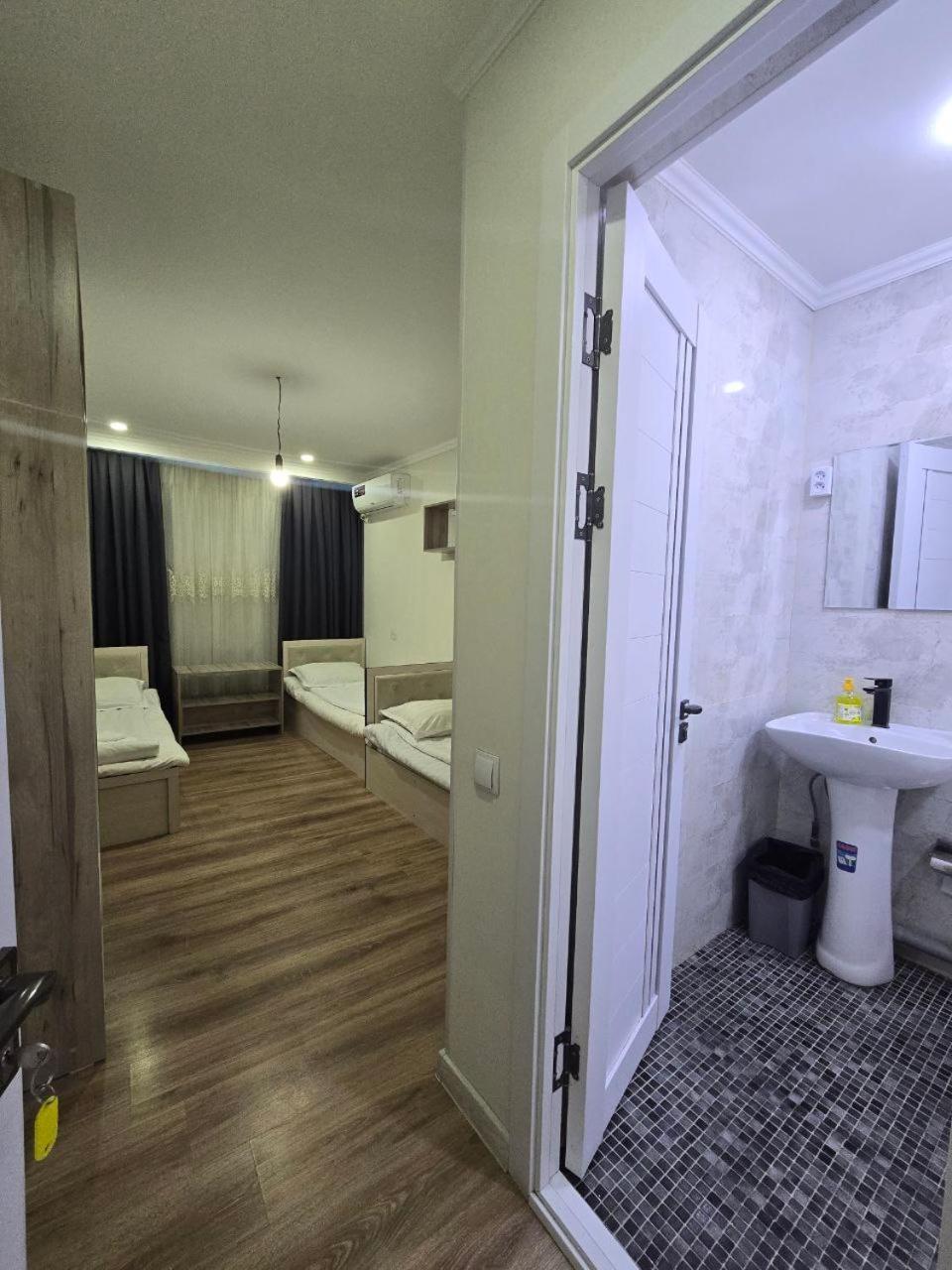 Guesto Hostel Tachkent Extérieur photo