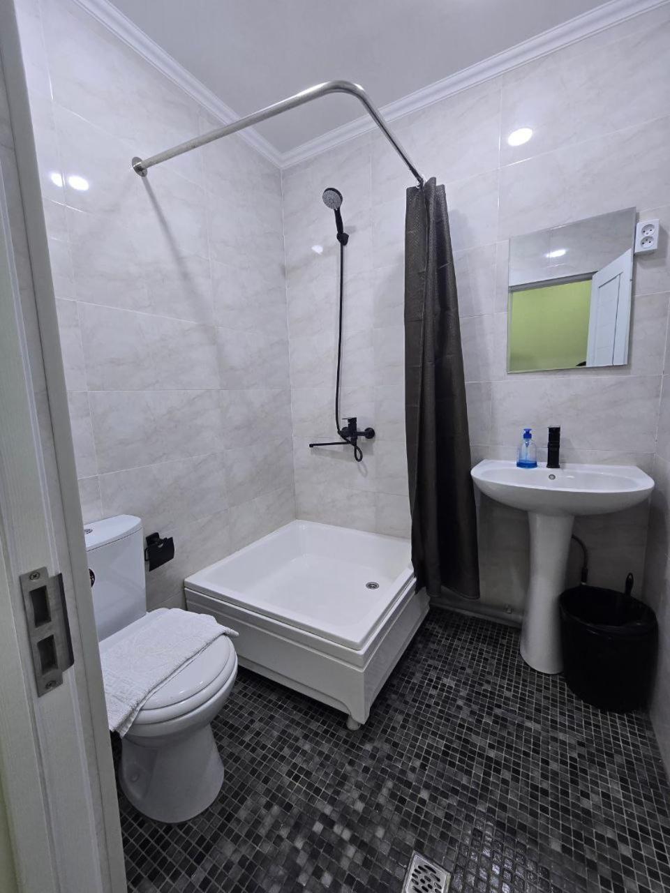 Guesto Hostel Tachkent Extérieur photo