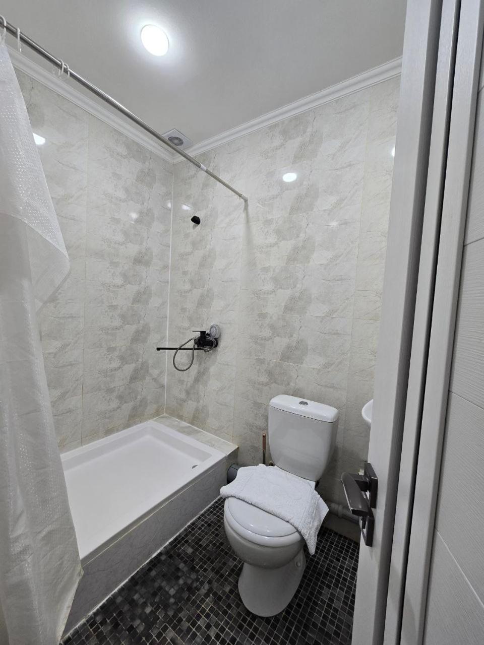 Guesto Hostel Tachkent Extérieur photo
